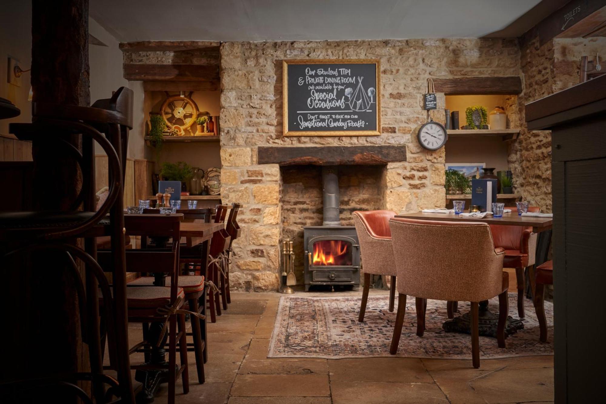 The Trout At Tadpole Bridge 4* Faringdon